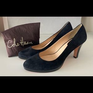 COLE HAAN BLACK SUEDE PUMPS